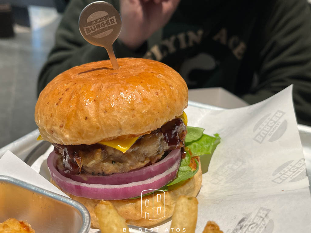 宏匯廣場金色三麥最新品牌－賣漢堡的SUNMAI BURGER麥漢堡－辣莓豬麥漢堡