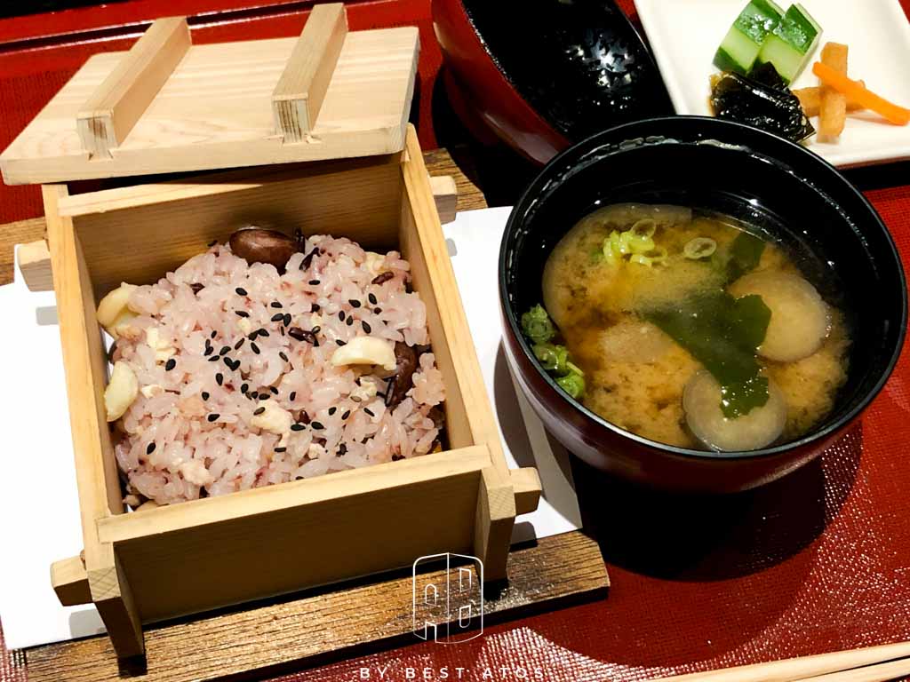食事 ~稻花香裹說豐年：蓮子落花生黑米蒸籠御飯＆止椀～米味噌仕立