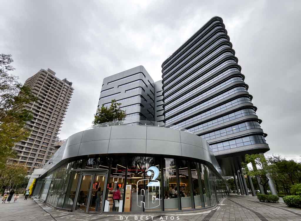 貳樓餐廳板橋府中店－宇宙未來風與美味早午餐完美融合：外觀