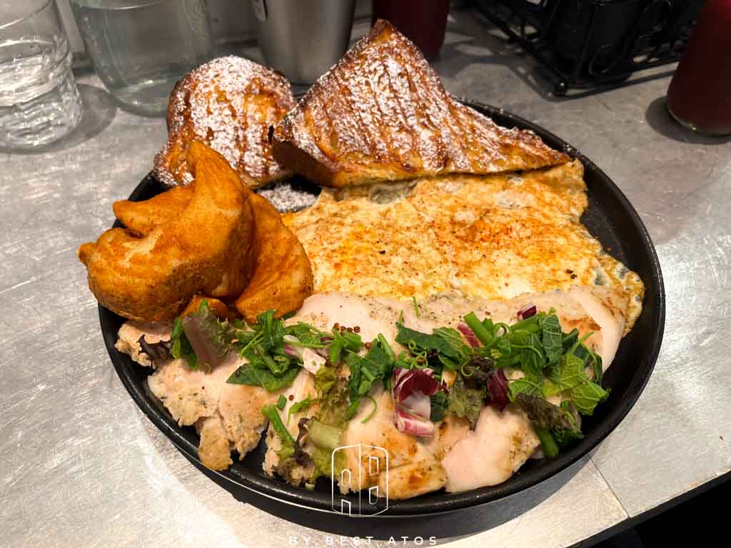 貳樓餐廳板橋府中店－宇宙未來風與美味早午餐完美融合：橙香法式丹麥Sunny舒肥雞