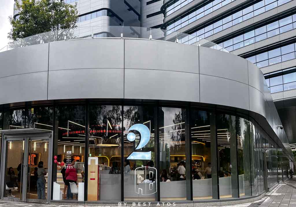 貳樓餐廳板橋府中店－宇宙未來風與美味早午餐完美融合：外觀