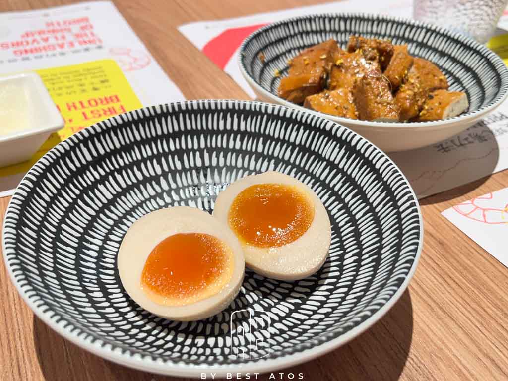 樂蝦拉麵|濃郁蝦湯 x 招牌雞湯,一碗熱騰騰的海陸饗宴 樂蝦拉麵|溫泉溏心蛋